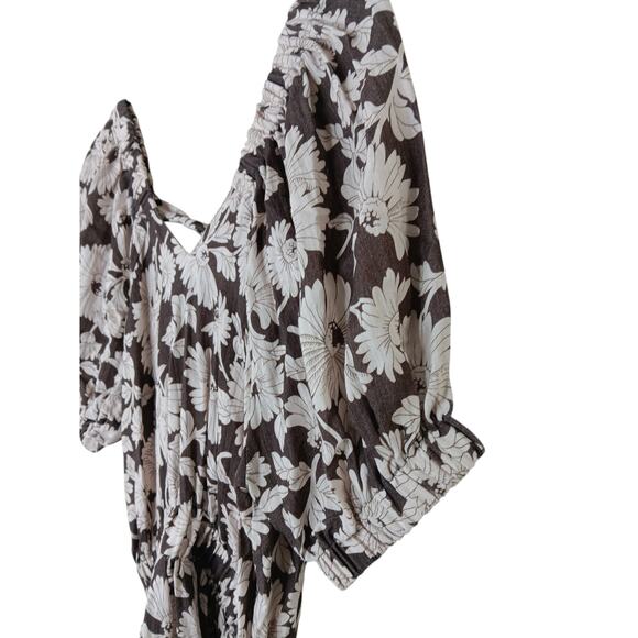 New with Tags Easel Brown Floral Dress V-Neck Small - Picture 5 of 13